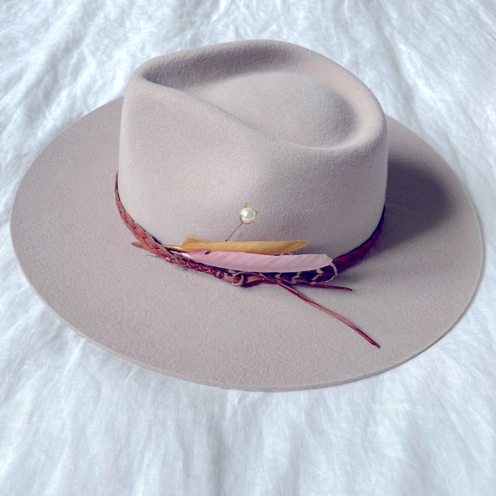 Hampui Hats Felt Fedora with Feather Accent